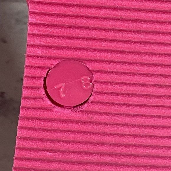 Nine West Women's Pink White Logo Flip‎ Flops Size 8 (Large) Water Shoes Slides - Picture 5 of 6